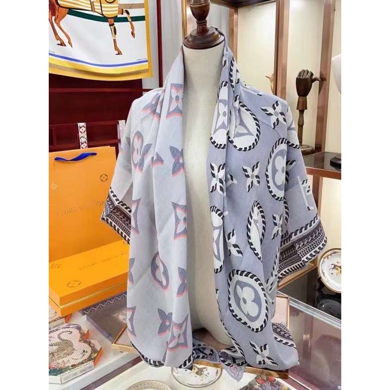 Louis Vuitton Top Velvet Square Scarf SS006093