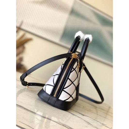 Louis Vuitton Alma BB Handbag WB001401