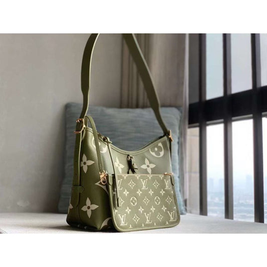 Louis Vuitton Carry All Bag WB001407