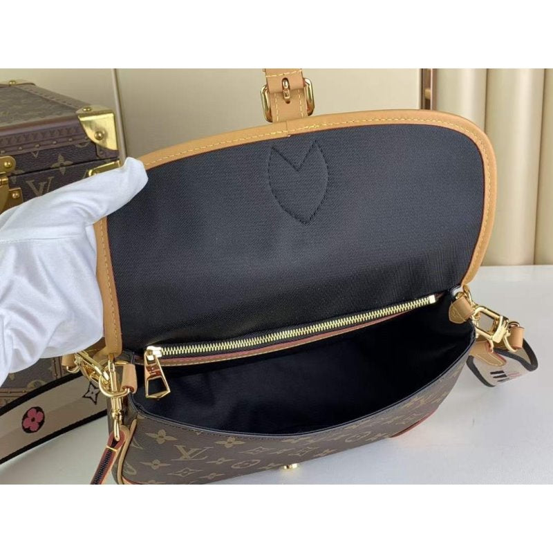 Louis Vuitton Diane Hand Bag BG02023