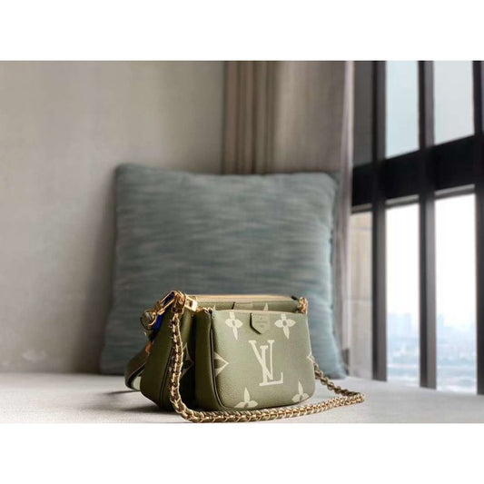 Louis Vuitton Multi Pochette Bag WB001406
