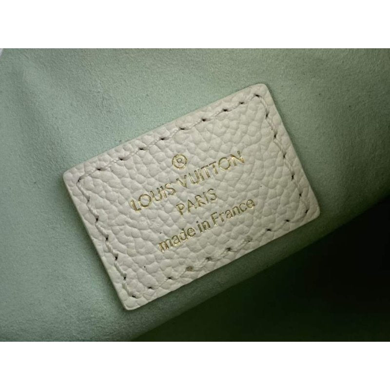 Louis Vuitton Nano Speedy Bag BG02040