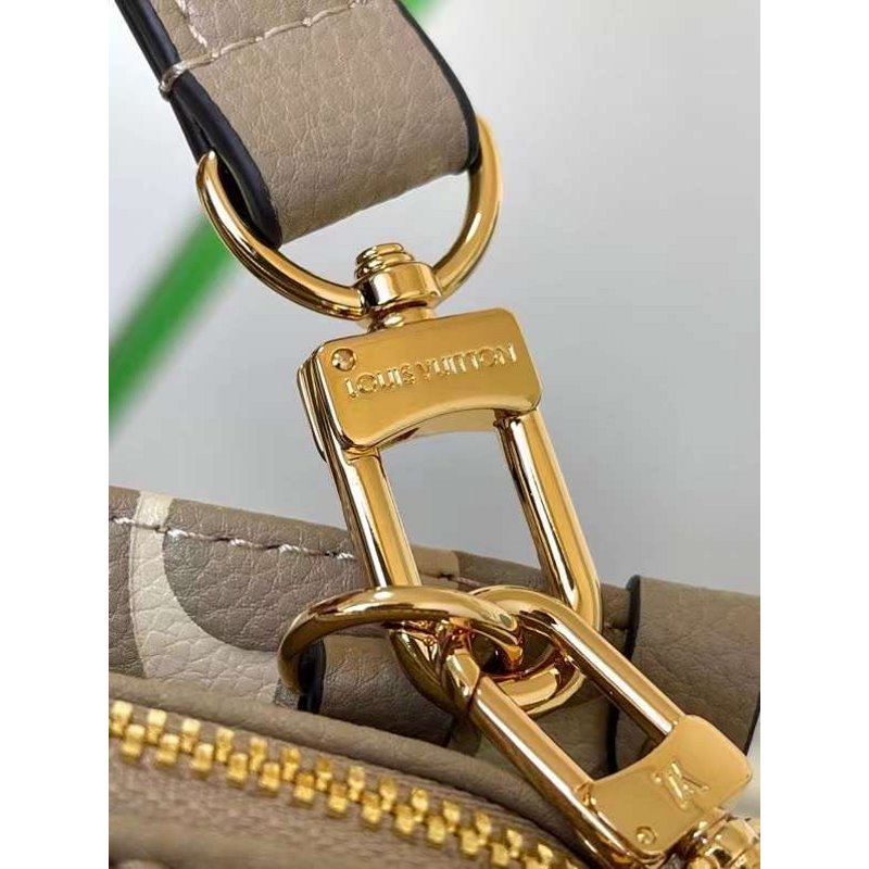 Louis Vuitton Onthego Hand Bag BG02042