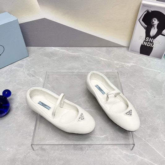 Prada Round Head Triangle Flat Series SH00088