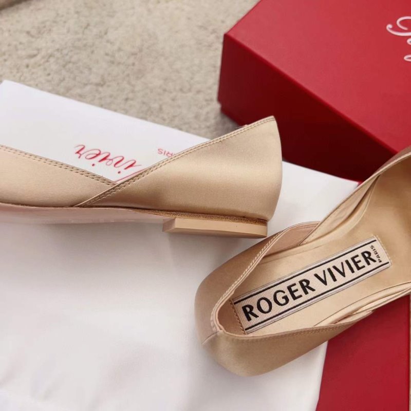 Roger Vivier Diamond Button Heeled Shoes SH00212