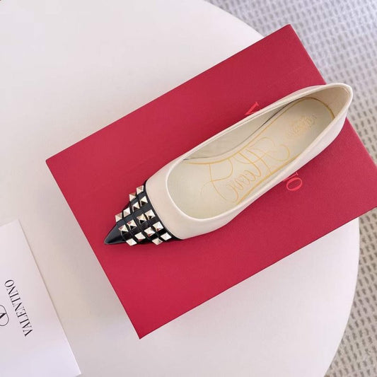 Valentino Classic Rivet Shoes SH00161