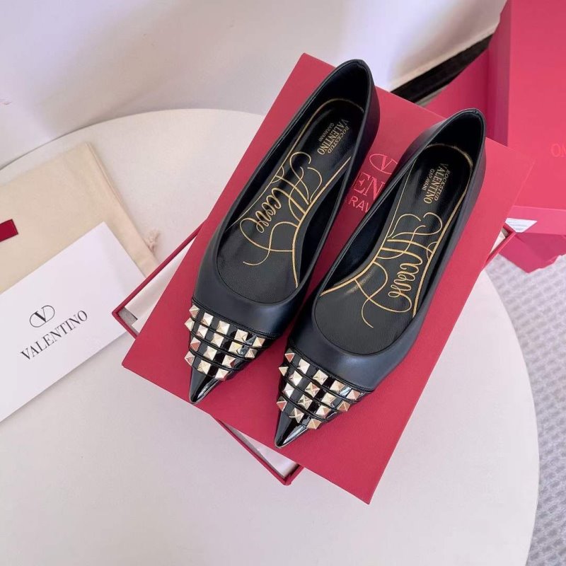 Classic Rivet Shoes SH00164