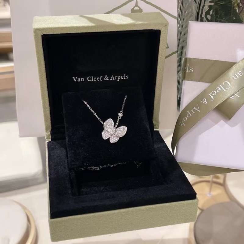 Van Cleef and Arpels Butterfly Full Diamond Necklace JWL00779