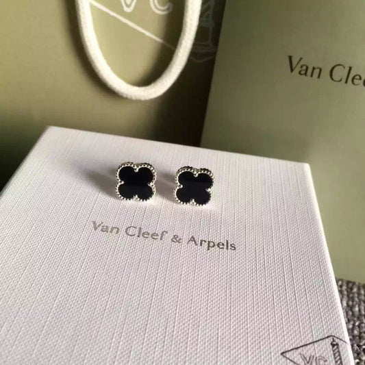 Van Cleef and Arpels Van Kjabel Lucky Earring JWL00404
