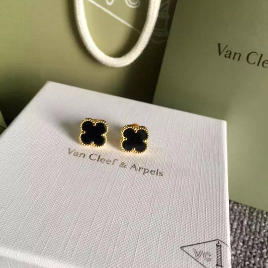 Van Cleef and Arpels Van Kjabel Lucky Earring JWL00408