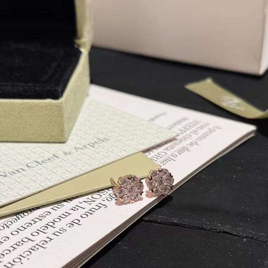 Van Cleef and Arpels Diamond Mary Rose Stud JWL00142