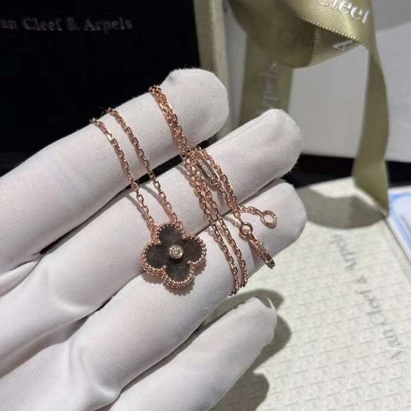 Van Cleef and Arpels Four Leaf Clover Necklace JWL00163