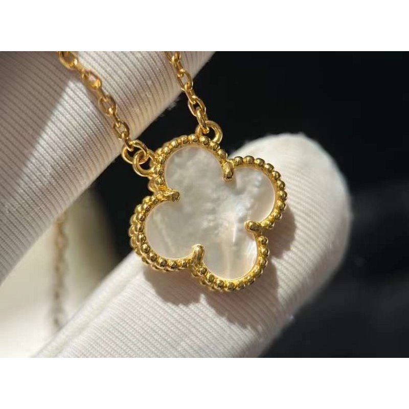 Van Cleef and Arpels Four Leaf Clover Necklace JWL00167