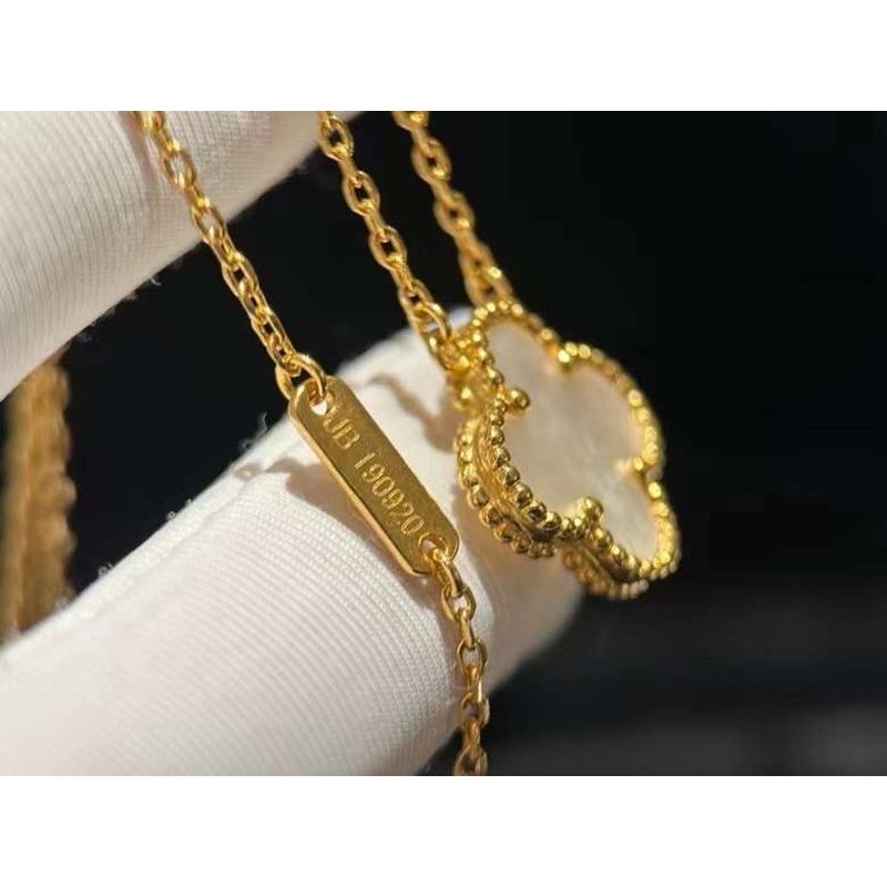 Van Cleef and Arpels Four Leaf Clover Necklace JWL00167