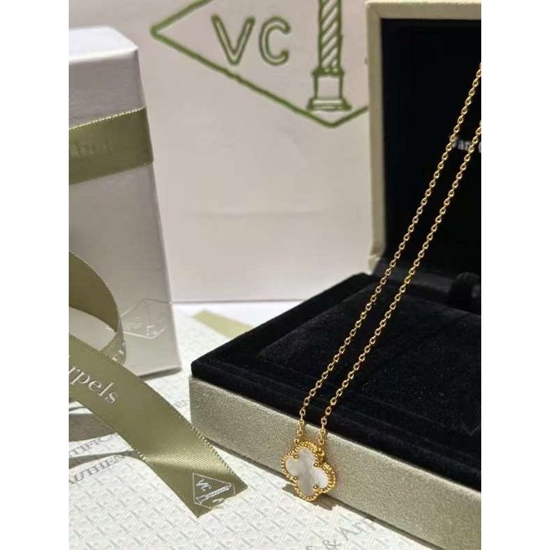 Van Cleef and Arpels Four Leaf Clover Necklace JWL00167
