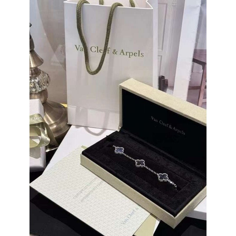 Van Cleef and Arpels Fritillaria Diamond Bracelet JWL00128