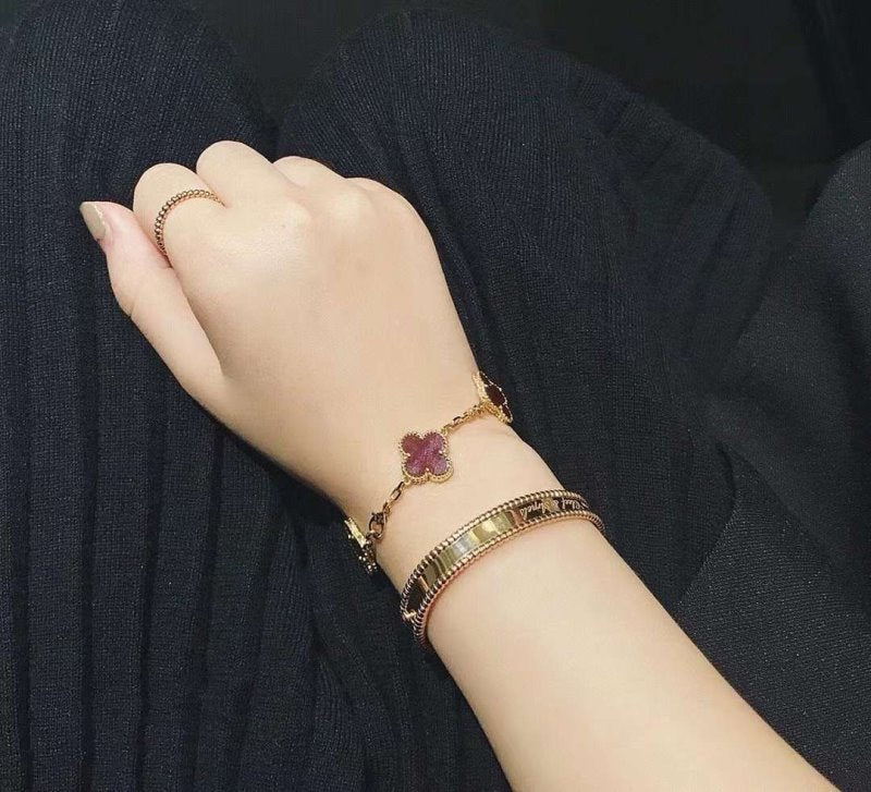 Van Cleef and Arpels Perlee Bracelet JWL00118
