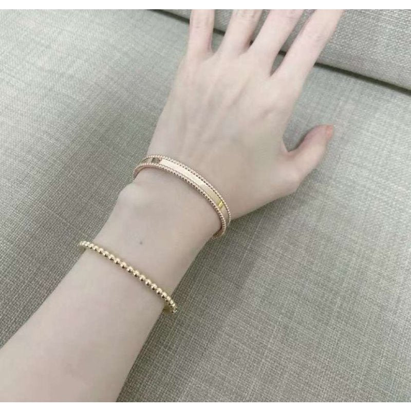 Van Cleef and Arpels Perlee Bracelet JWL00119