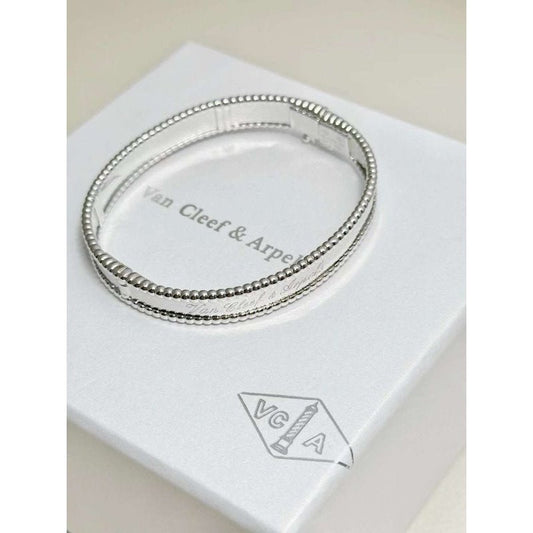 Van Cleef and Arpels Perlee Bracelet JWL00120
