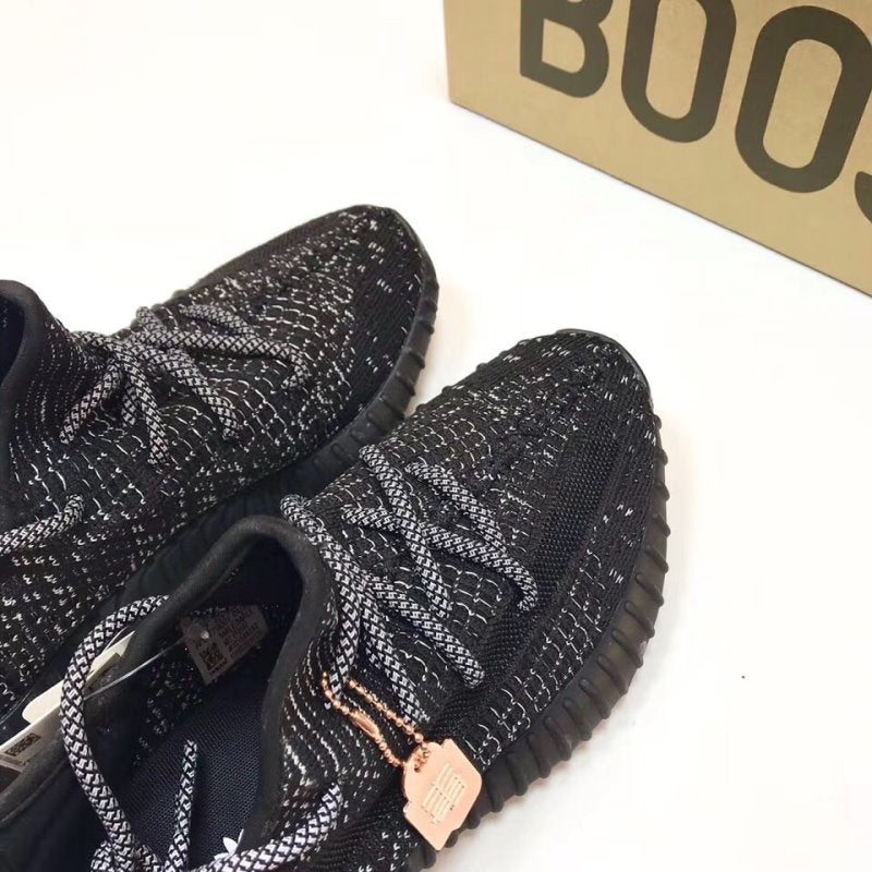 Yeezy Black Boost 350 v2 Sneakers SYZ00084
