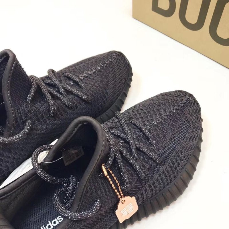 Yeezy Black Boost 350 v2 Sneakers SYZ00085