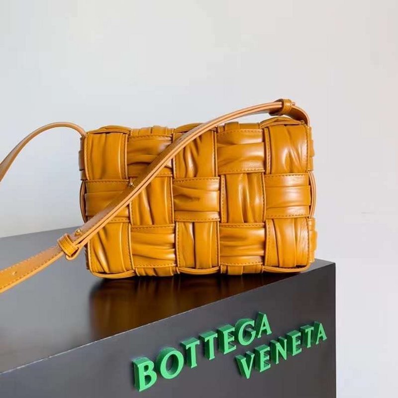 Bottega Veneta Cassette Shoulder Bag BGMP0277