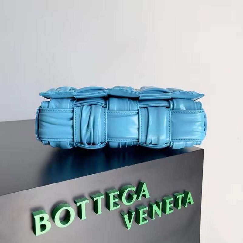 Bottega Veneta Cassette Shoulder Bag BGMP0279