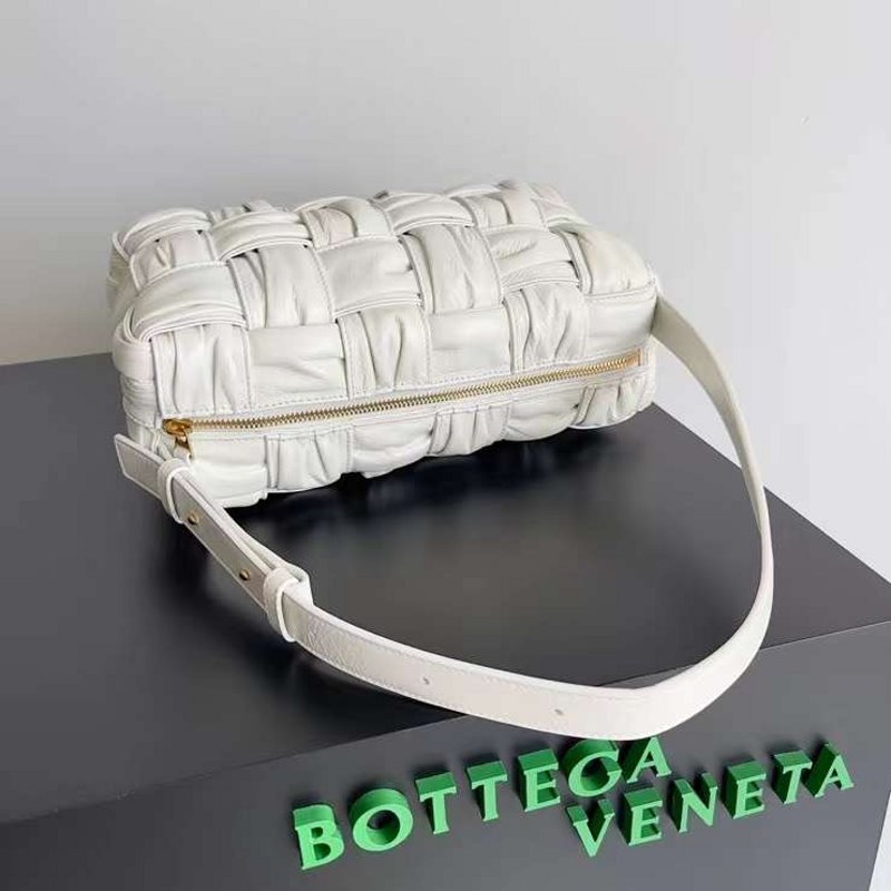 Bottega Veneta Cassette Shoulder Bag BGMP0287