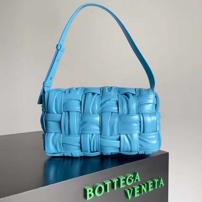 Bottega Veneta Cassette Shoulder Bag BGMP0289