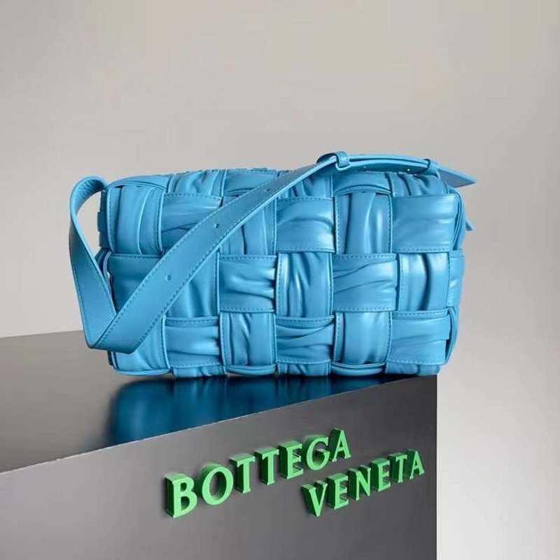 Bottega Veneta Cassette Shoulder Bag BGMP0289