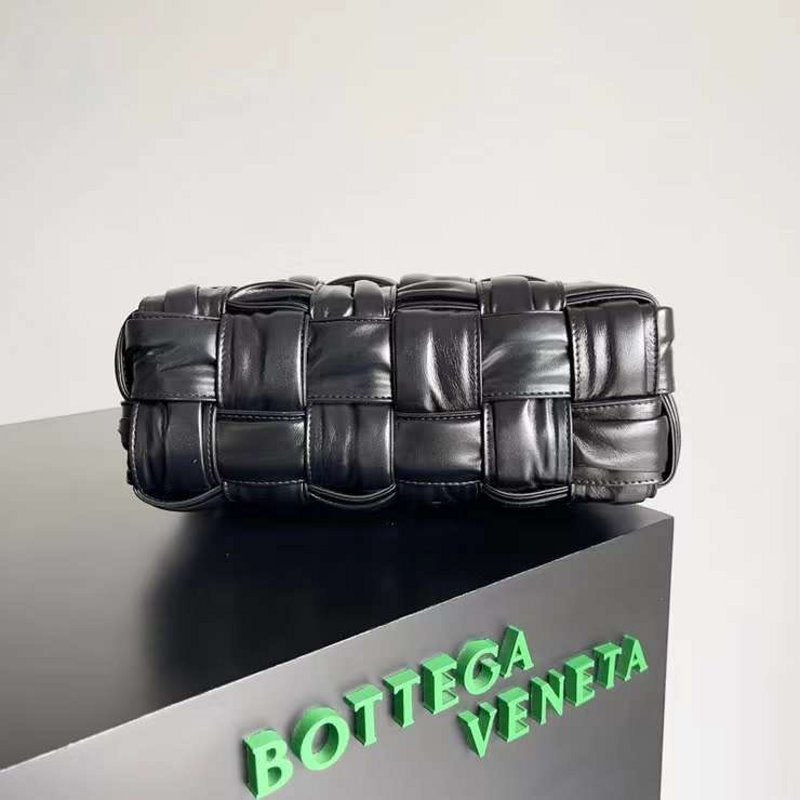 Bottega Veneta Cassette Shoulder Bag BGMP0290