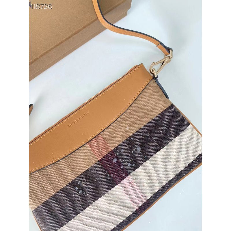 Burberry Leather Clutch Bag BBR00273