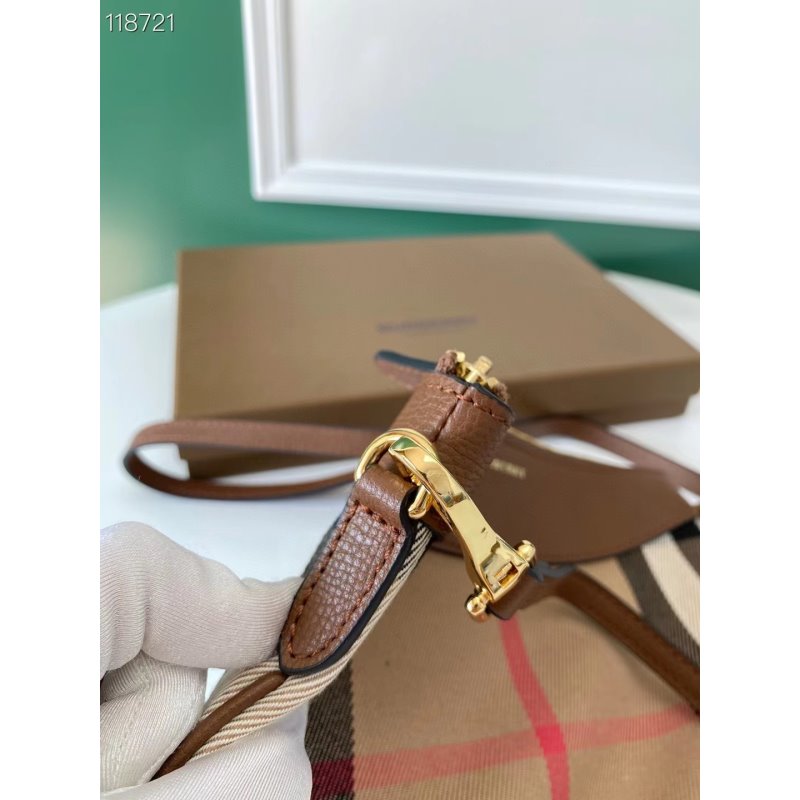 Burberry Leather Clutch Bag BBR00274