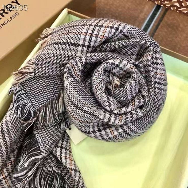 Burberry Cashmere Scarf SS001186