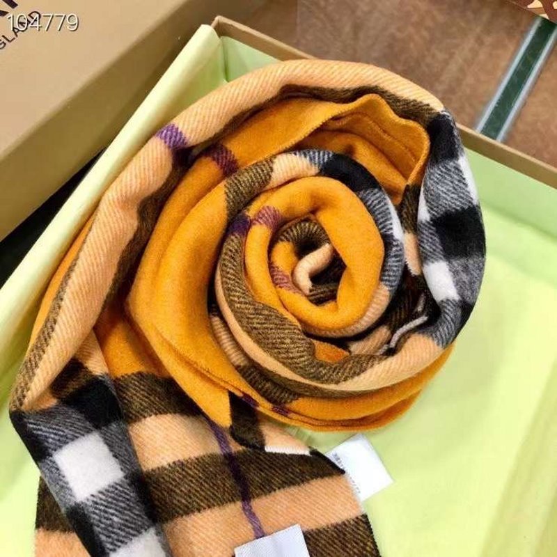 Burberry Cashmere Scarf SS001206