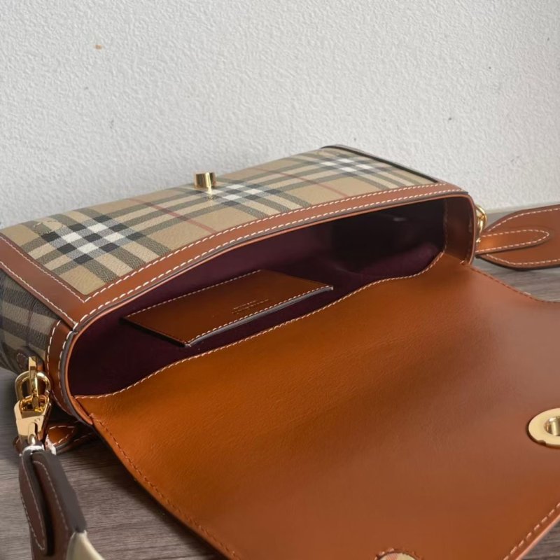 Burberry Cross Body Bag BG0525010