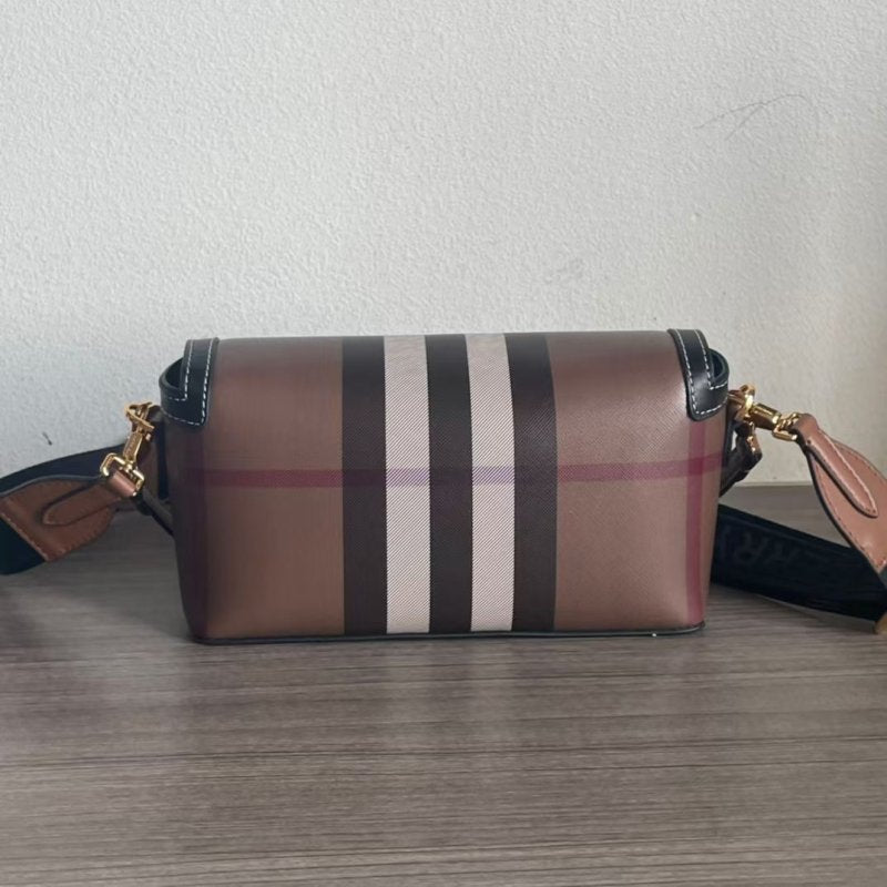 Burberry Cross Body Bag BG0525011