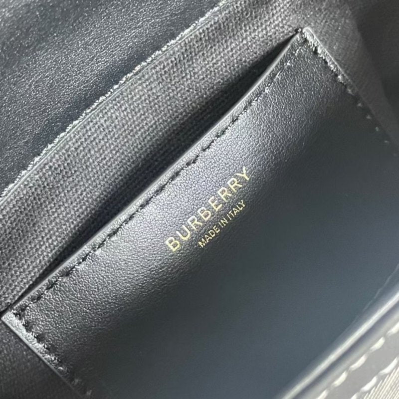 Burberry Cross Body Bag BG0525011