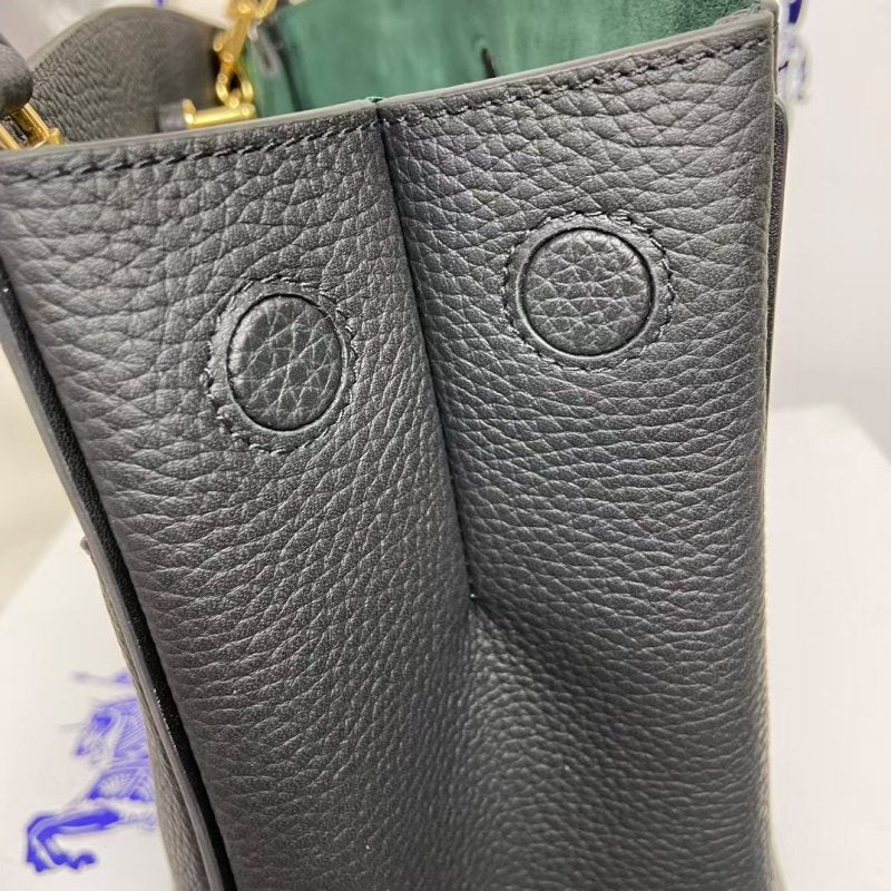 Burberry Shoulder Tote Bag BG0525012