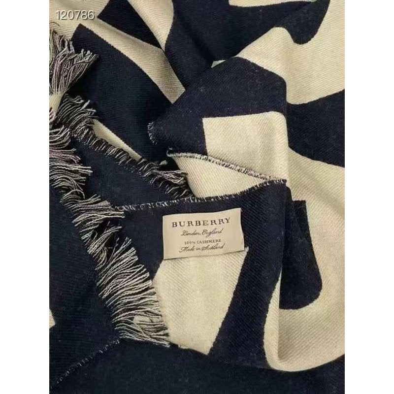 Burberry Wool Scarf SS001155