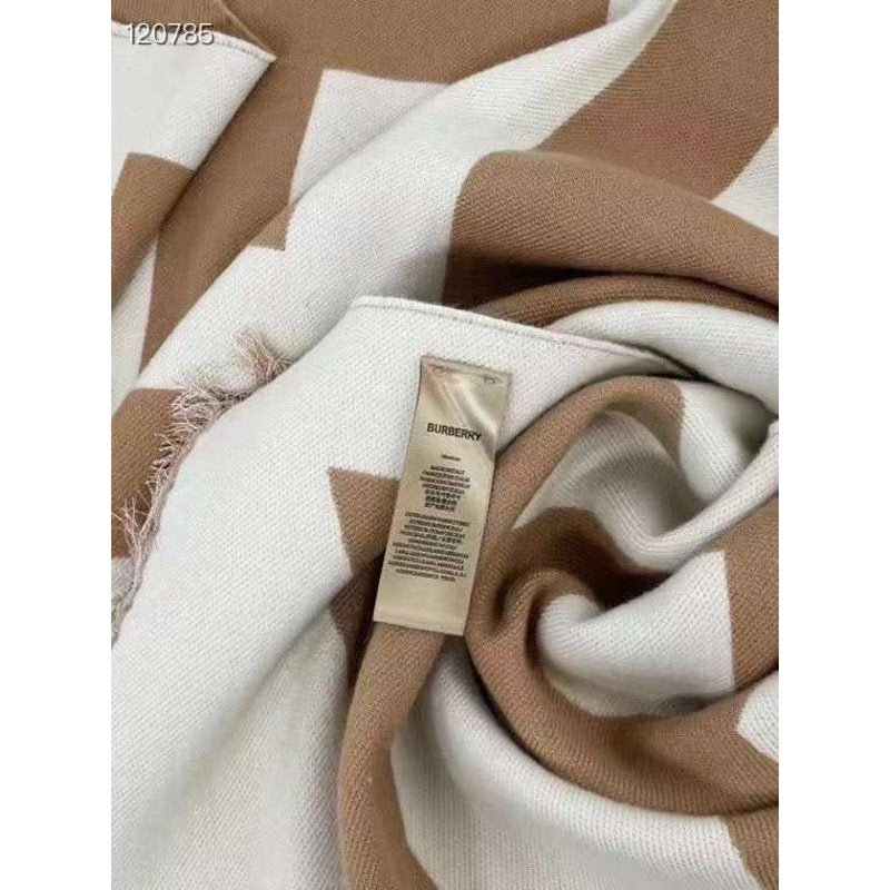 Burberry Wool Scarf SS001156