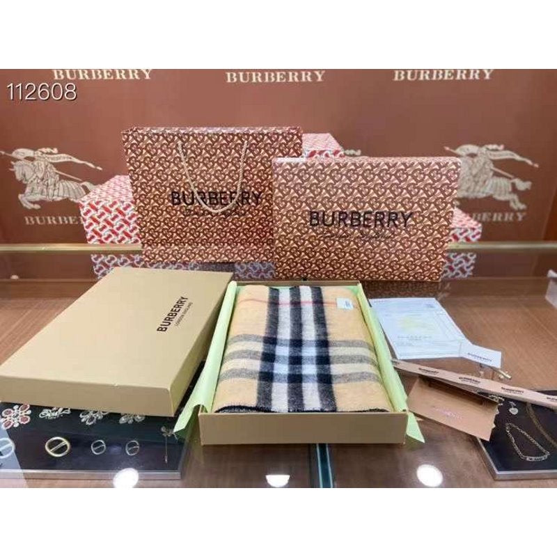 Burberry Wool Scarf SS001159