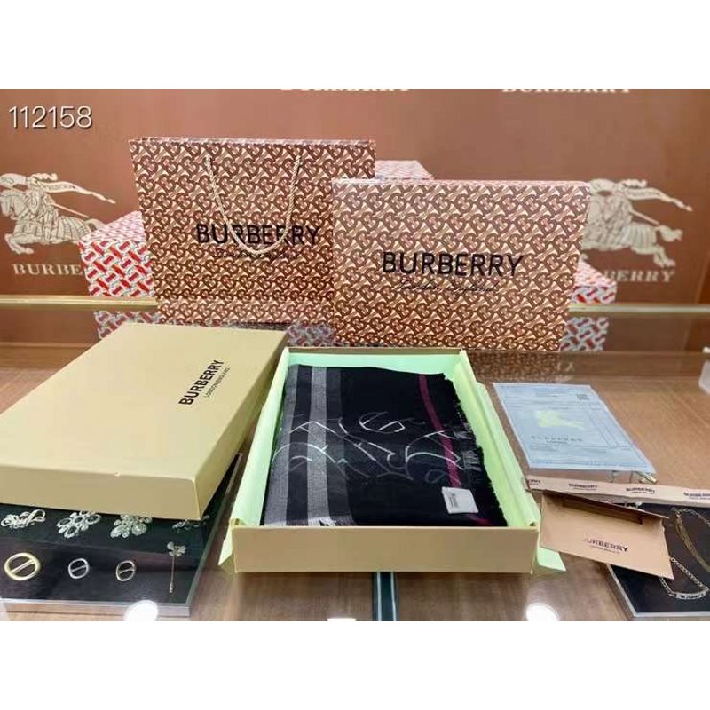 Burberry Wool Scarf SS001161