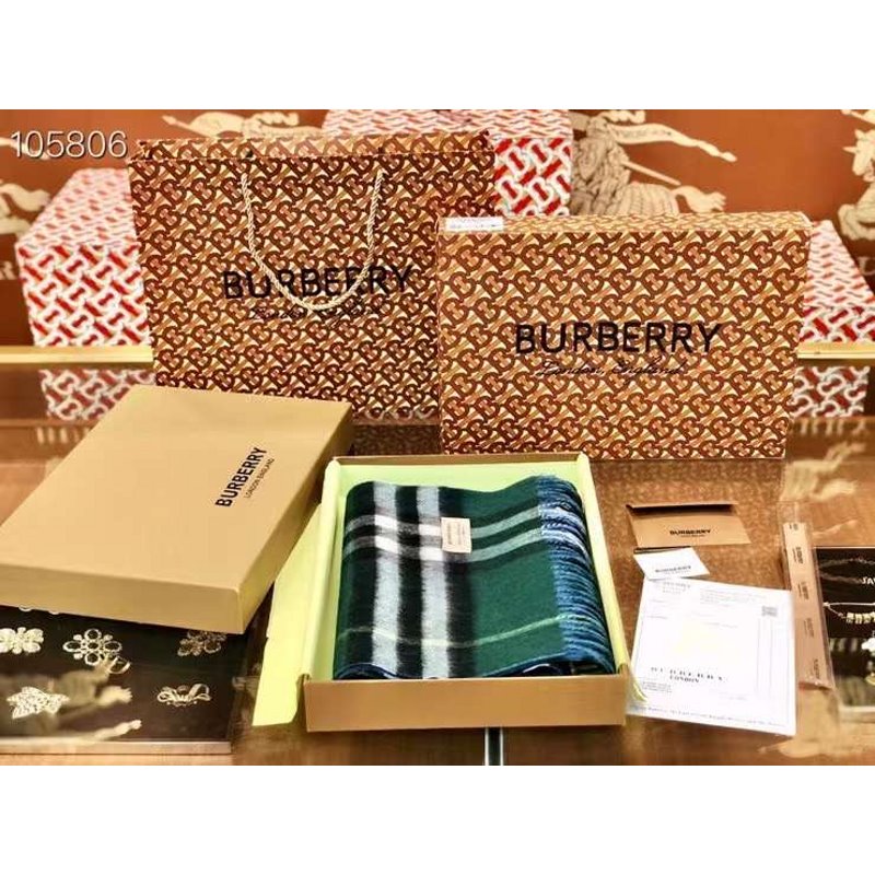 Burberry Wool Scarf SS001162