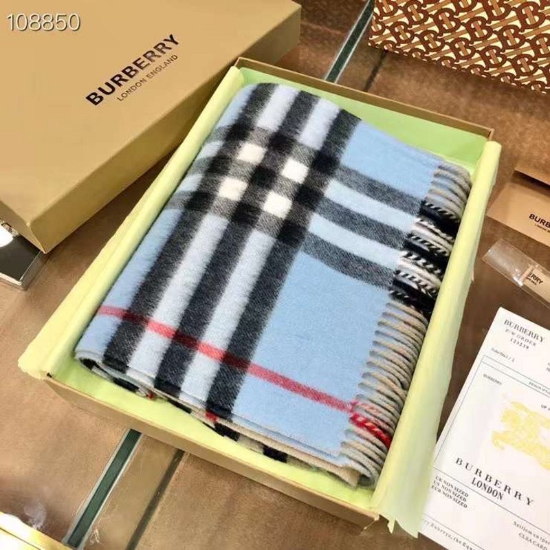 Burberry Wool Scarf SS001164