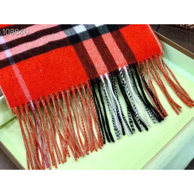 Burberry Wool Scarf SS001165