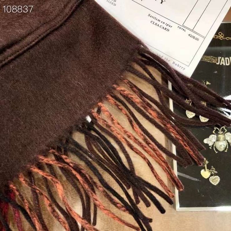 Burberry Wool Scarf SS001166