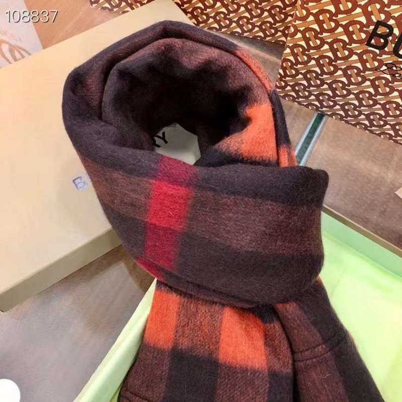 Burberry Wool Scarf SS001166