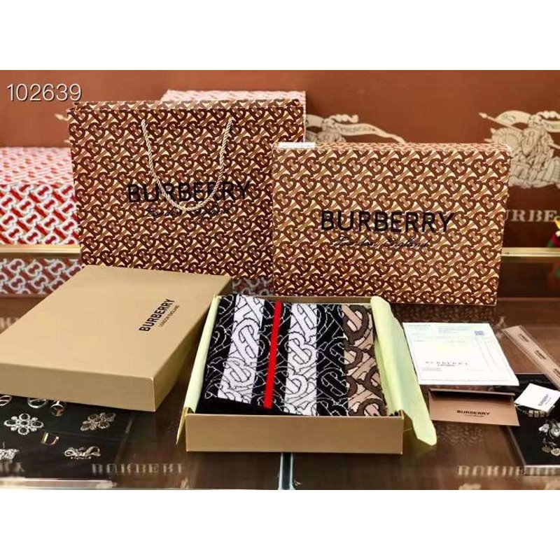 Burberry Wool Scarf SS001185