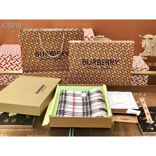 Burberry Wool and Cashmere Scarf SS001194